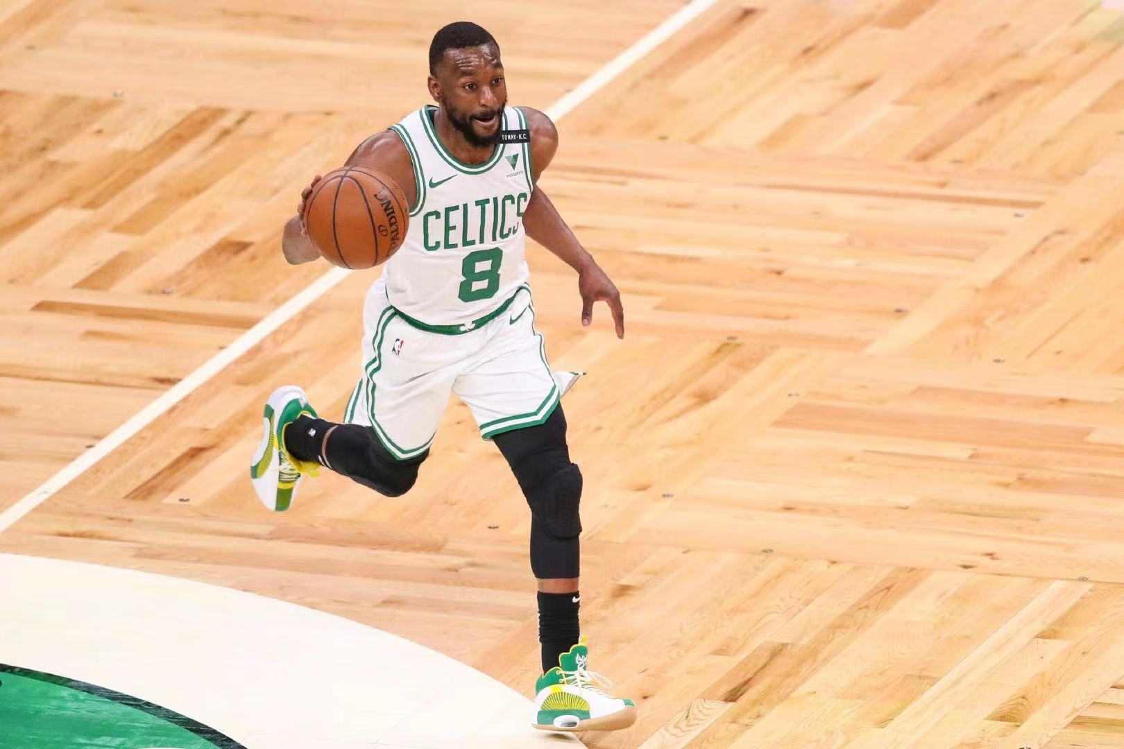 易胜博体育-欧冠倒计时，洛杉矶湖人赛前队长鼓劲，细节引发关注，气氛紧张，赛季目标并未改变的简单介绍