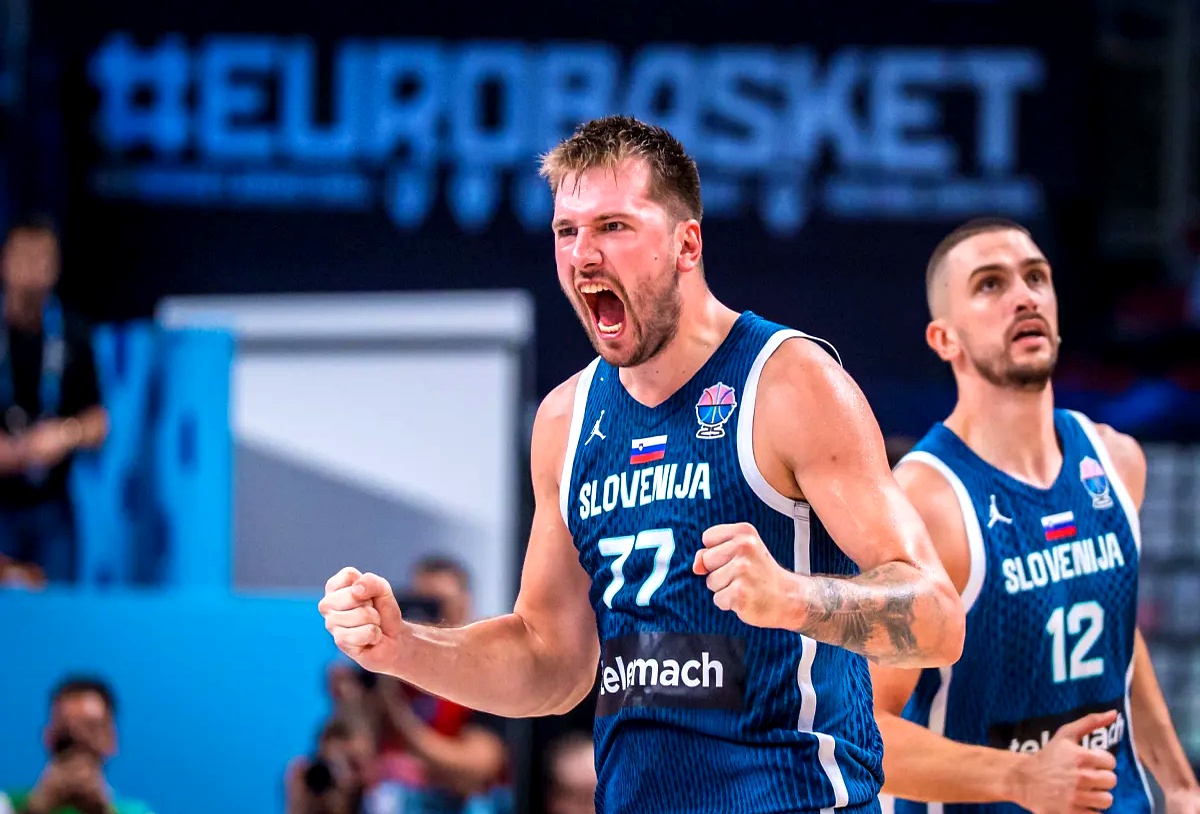 欧篮联今晨再迎强敌；利物浦强势反弹；主帅态度——压力陡增；更衣室氛围转暖的简单介绍